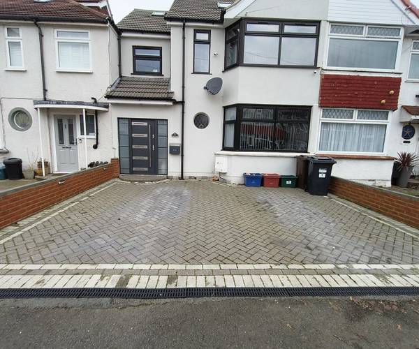 Parking on Southcote Avenue, TW13
