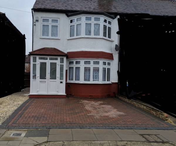 Parking on Hazelwood Road, EN1