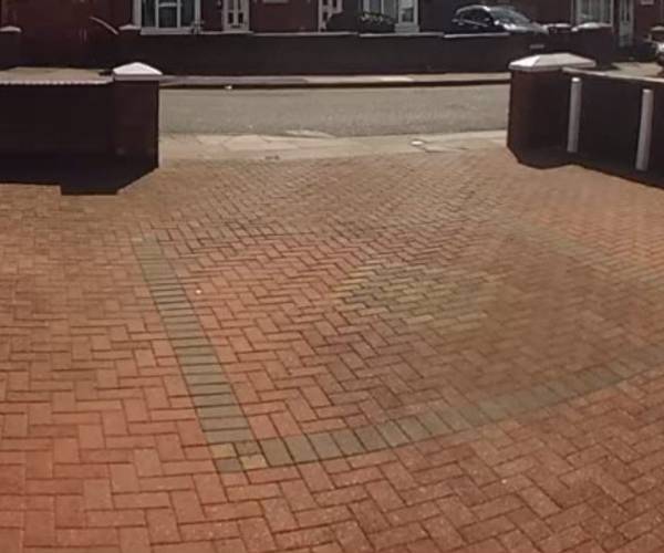 Parking on Lyle Street, L5