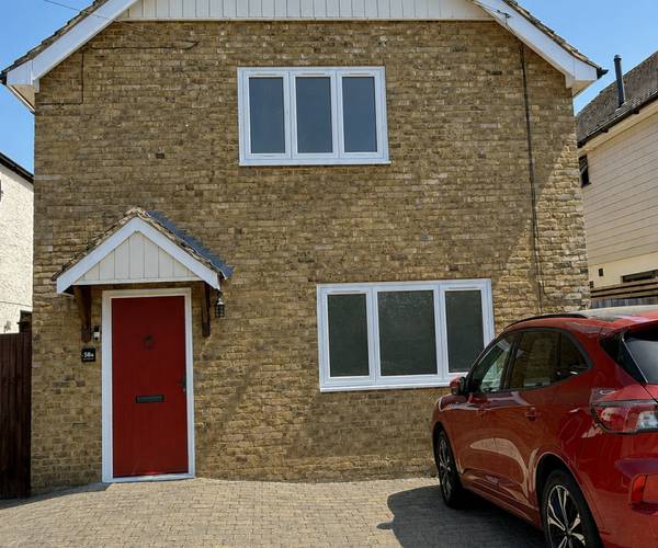 Parking on Oxenden Park Drive, CT6