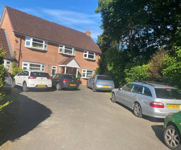 Parking on Lings Walk, M22