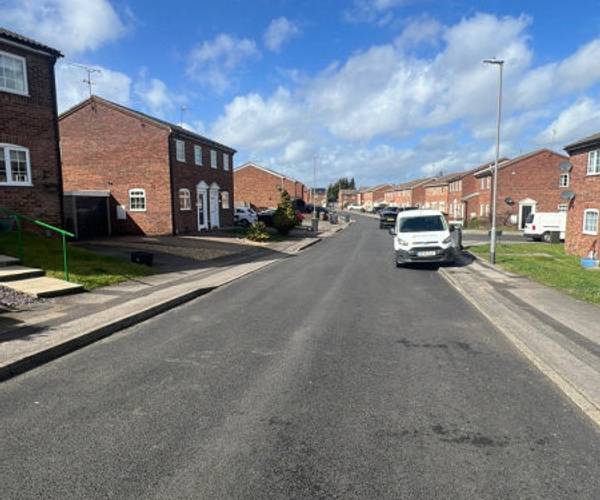 Driveway in Layham Drive, LU2
