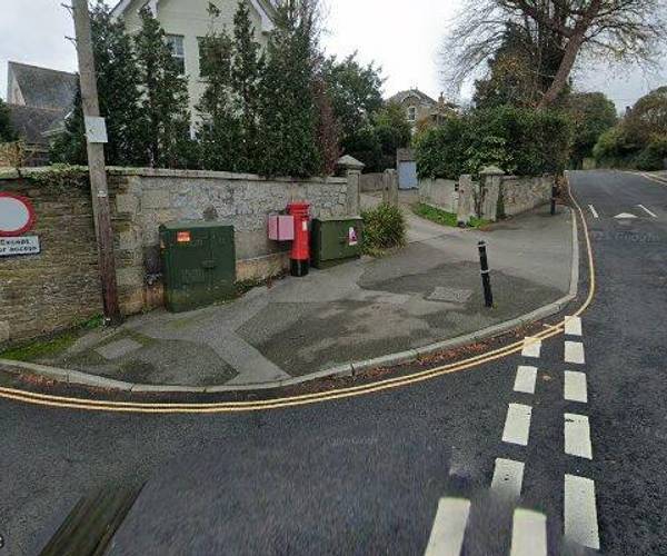 Parking on The Avenue, TR1