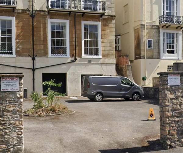 Parking on Canynge Square, BS8