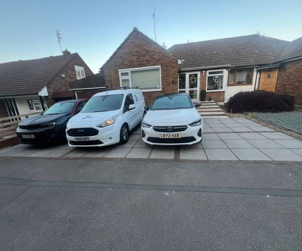 Parking on Saywell Road, LU2