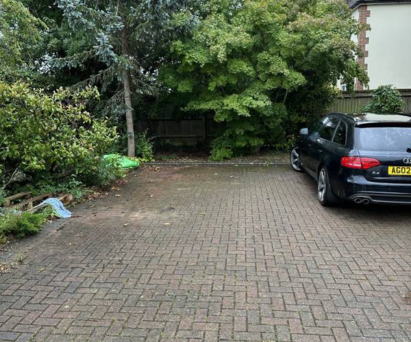 Parking on Buckingham Road, OX26