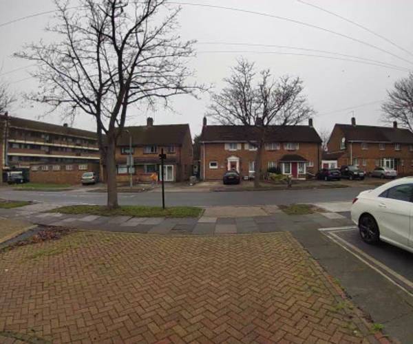 Parking on Norwich Avenue, SS2