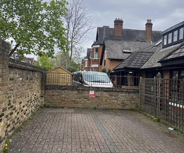 Parking on Kew Road, TW9