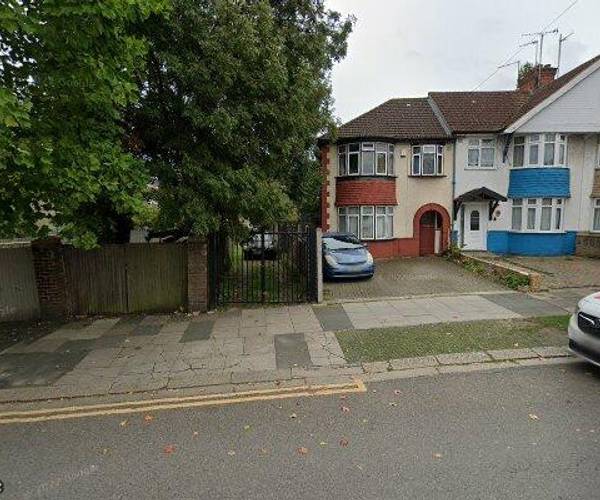 Currey Road, UB6