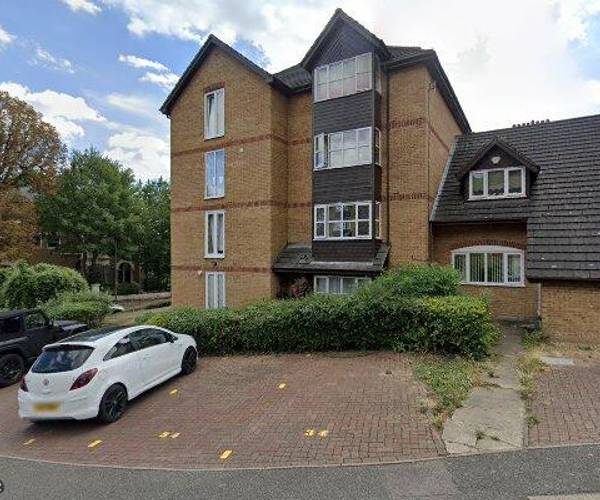 Parking on Orchard Grove, SE20