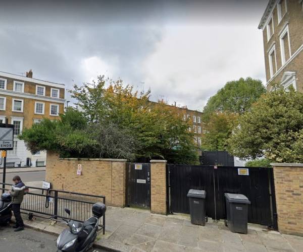 Parking on Oakley Square, NW1