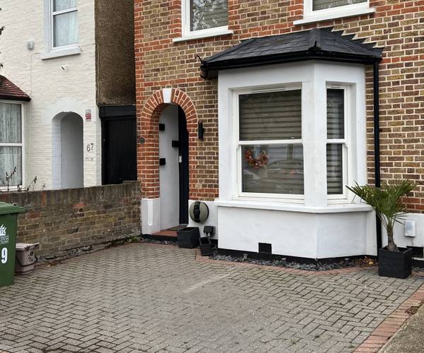 Parking on Kings Road, KT2