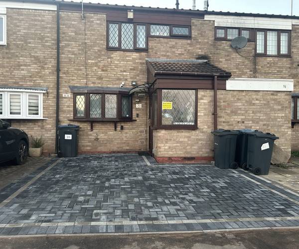 Parking on Beeston Close, B6