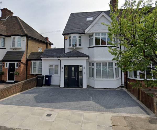 Parking on Tithe Walk, NW7