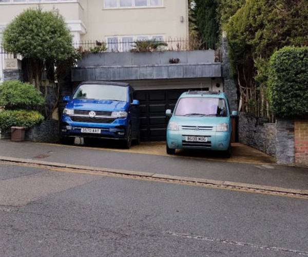Private driveway 2 minutes walk to Wimbledon AELTC