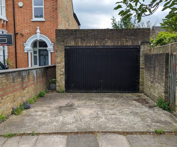 Parking on Argyle Road, W13