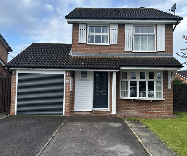Princess Marys Road, KT15