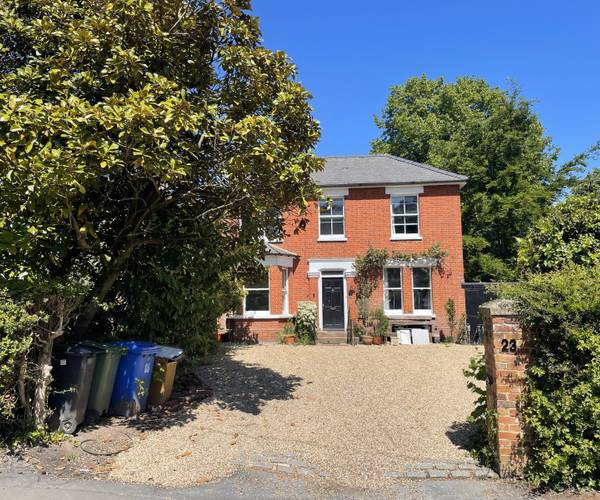 Broomhall Road, GU21