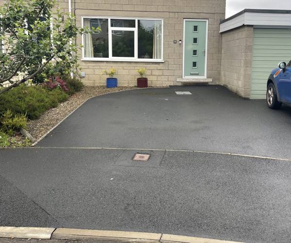 Parking on Church Gate, LS18