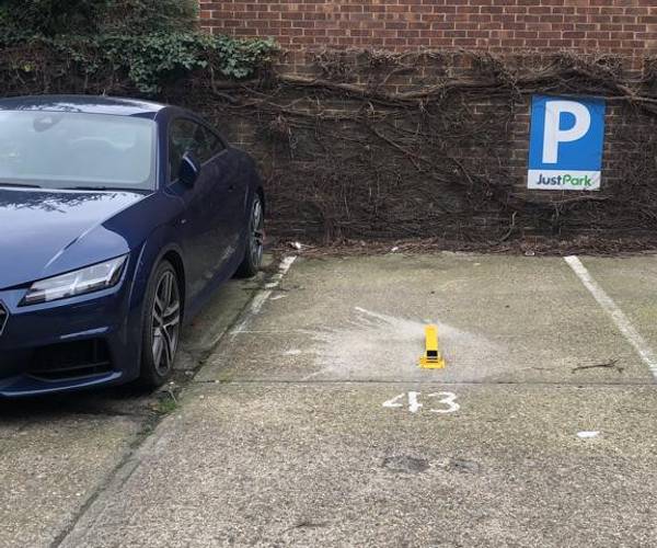 Parking on Theatre Street, SW11