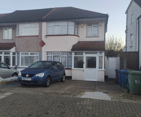 Gainsborough Gardens, HA8