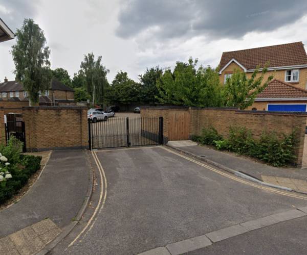 Parking on Meadowlea Close, UB7