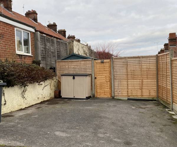 Parking on Sunnyside, CM24