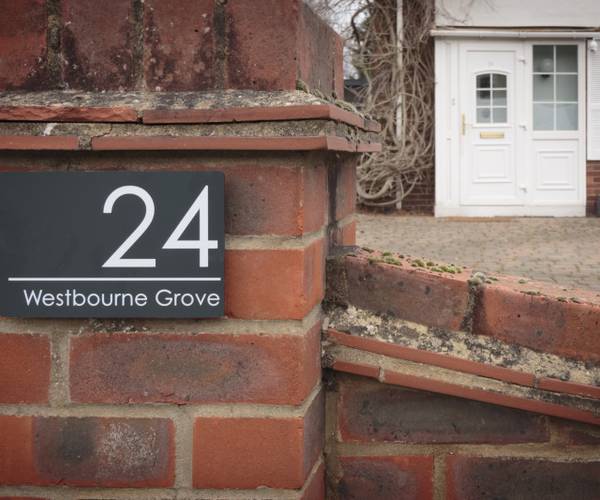 Westbourne Grove, CM2