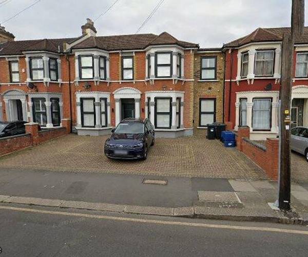 Parking on Belgrave Road, IG1