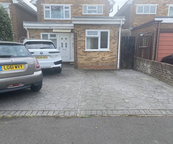 Parking on Maswell Park Crescent, TW3