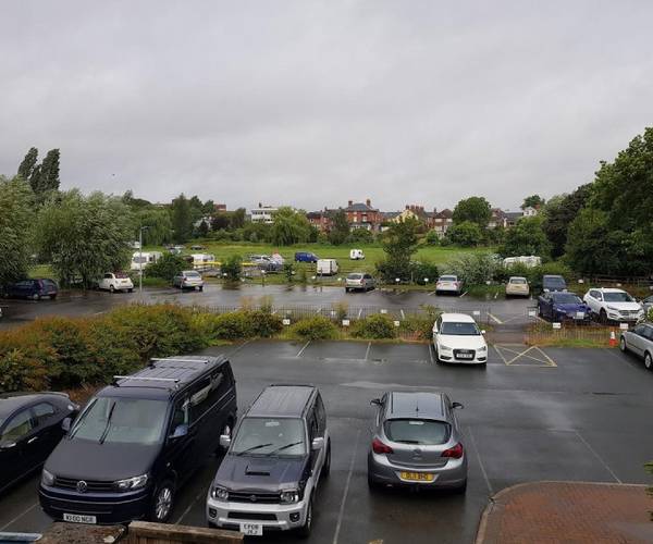 Parking on Greyfriars Avenue, HR4