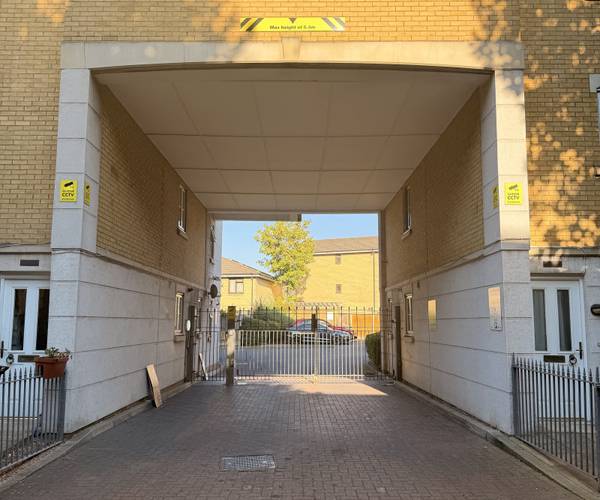 Parking space on Kelly Avenue, SE15