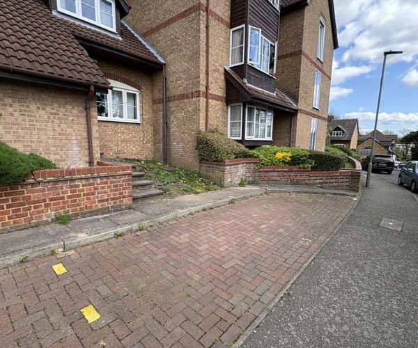Parking on Orchard Grove, SE20
