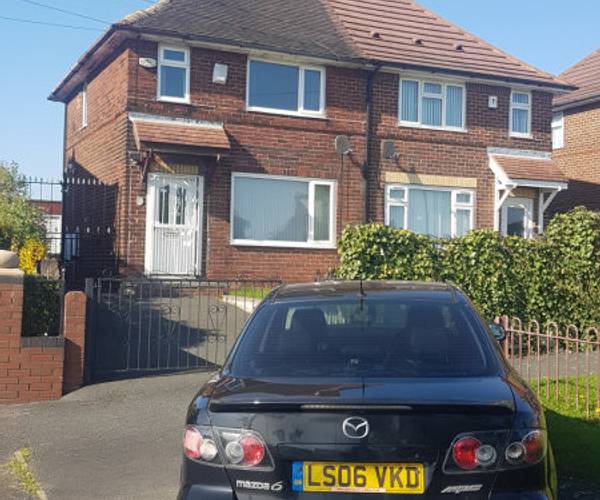 Parking on Coronation Parade, LS15