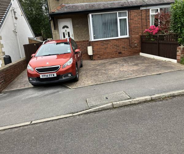 Parking on Markham Avenue, LS19