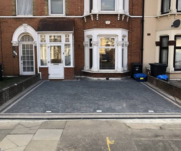 Parking on Richmond Road, IG1
