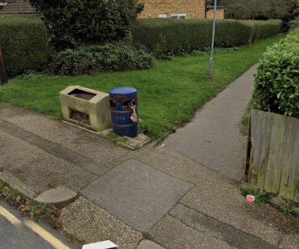 Parking on Cromwell Avenue, CM12