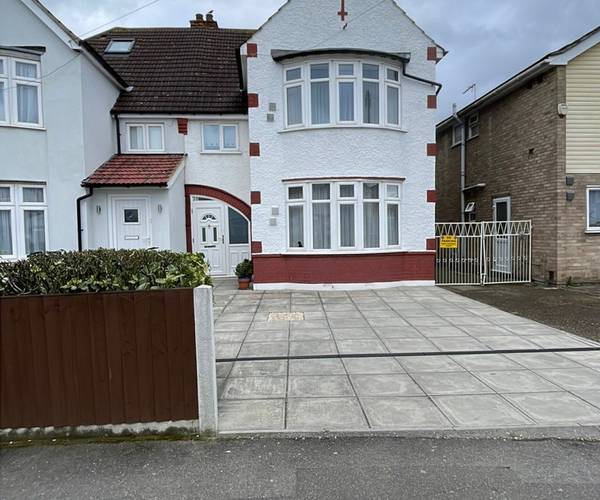 Parking on Martindale Road, TW4