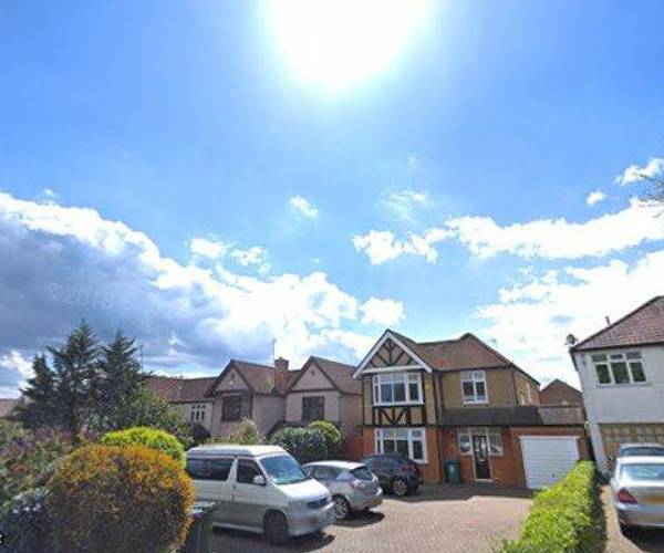 Parking on Garston Drive, WD25