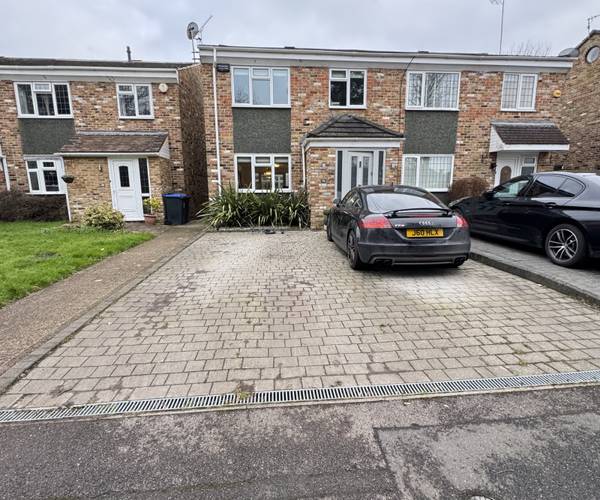 Neville Close, SL2