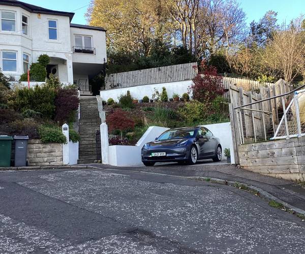 Parking on Belmont Gardens, EH12
