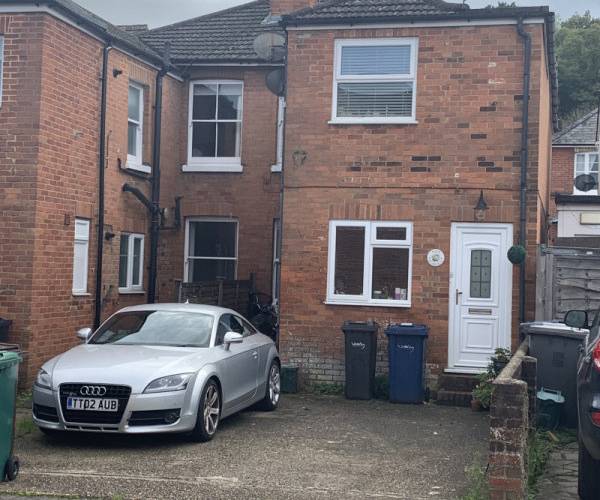 Parking on Carlos Street, GU7