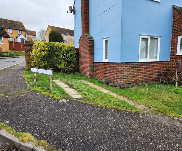 Parking on Gainsborough Drive, CO11