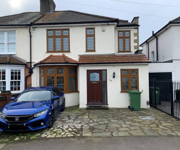 St. Marys Lane, RM14