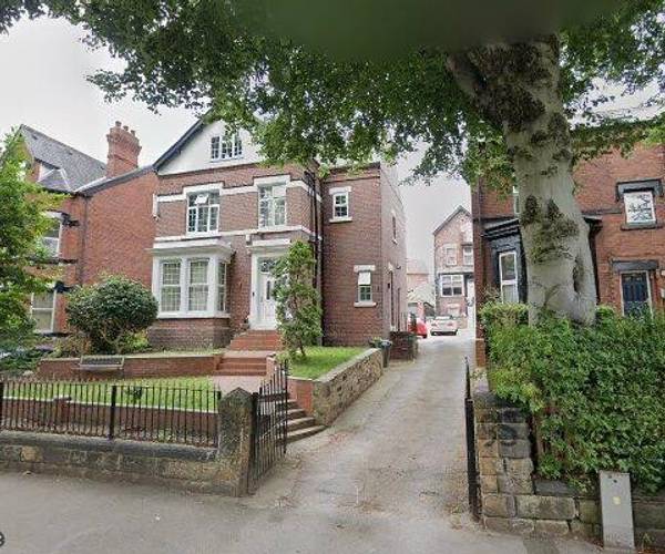 Parking on Harehills Avenue, LS8