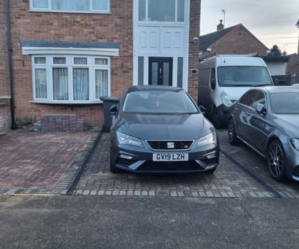Parking on Summers Road, LU2