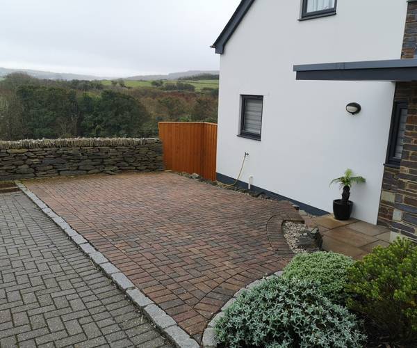 Parking on Bethan View, TR6