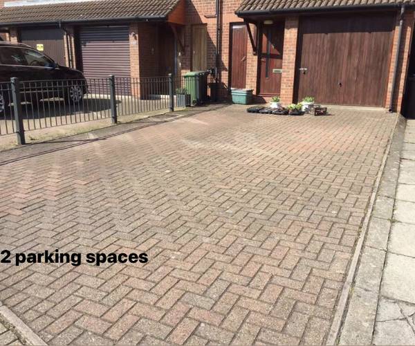 Parking on Bunning Way, N7