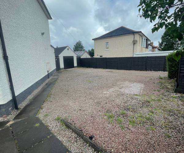 Parking on Clydesdale Avenue, PA3