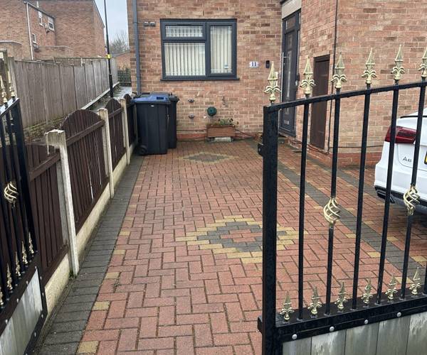 Parking on Chilworth Close, B6